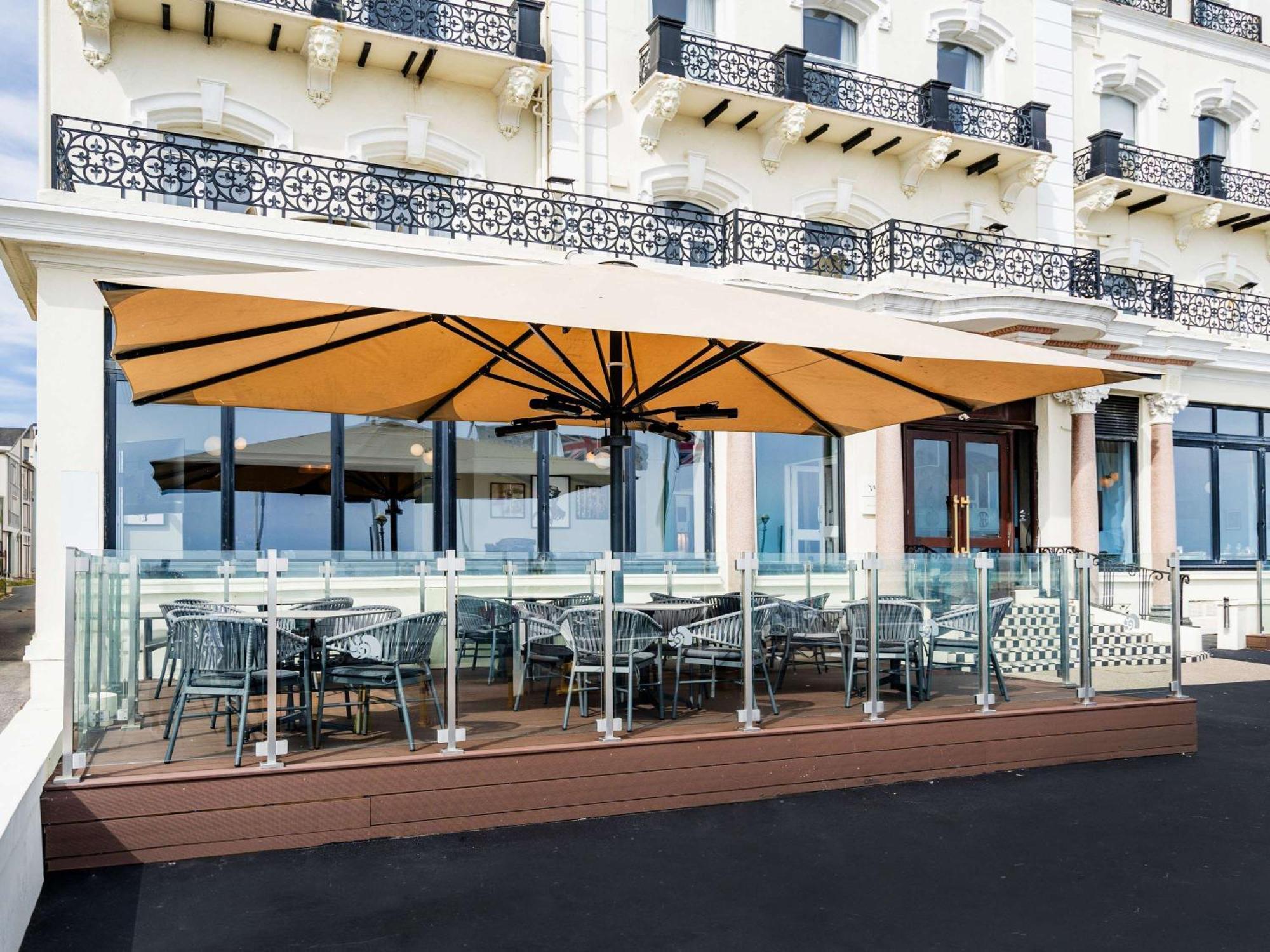 Mercure Seafront Hotel 4*